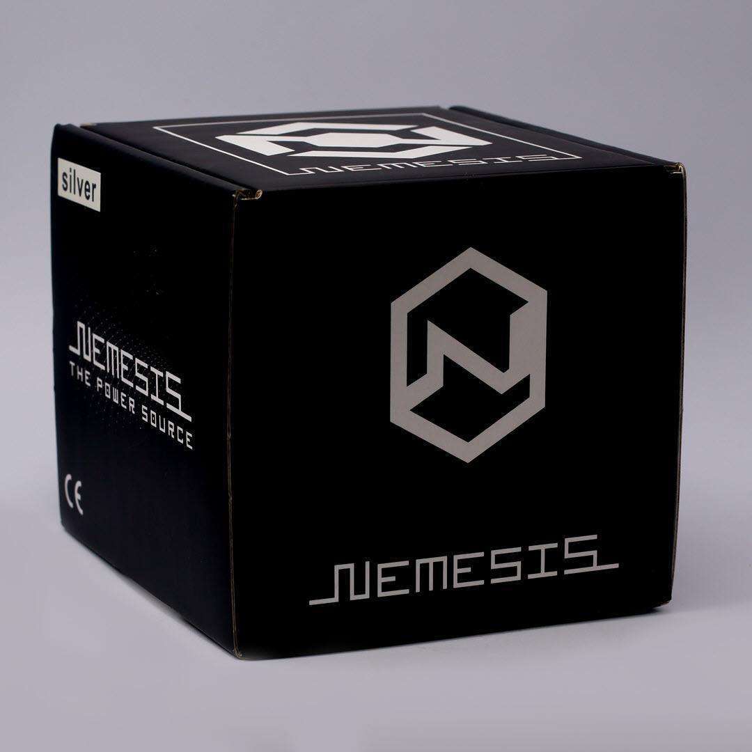 FUENTE DE ALIMENTACIÓN NEMESIS NEGRA